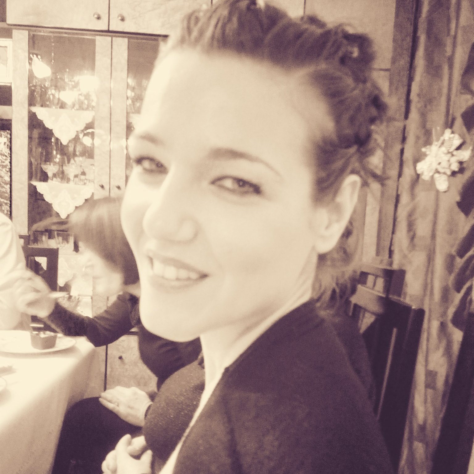 1492539_627660060630621_281328019_o